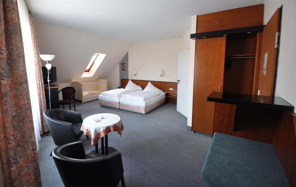 City Hotel Ашерслебен Екстериор снимка