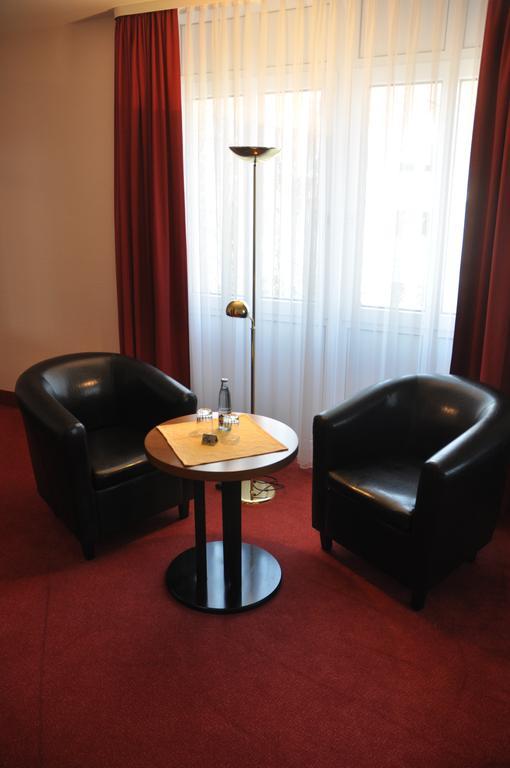 City Hotel Ашерслебен Екстериор снимка