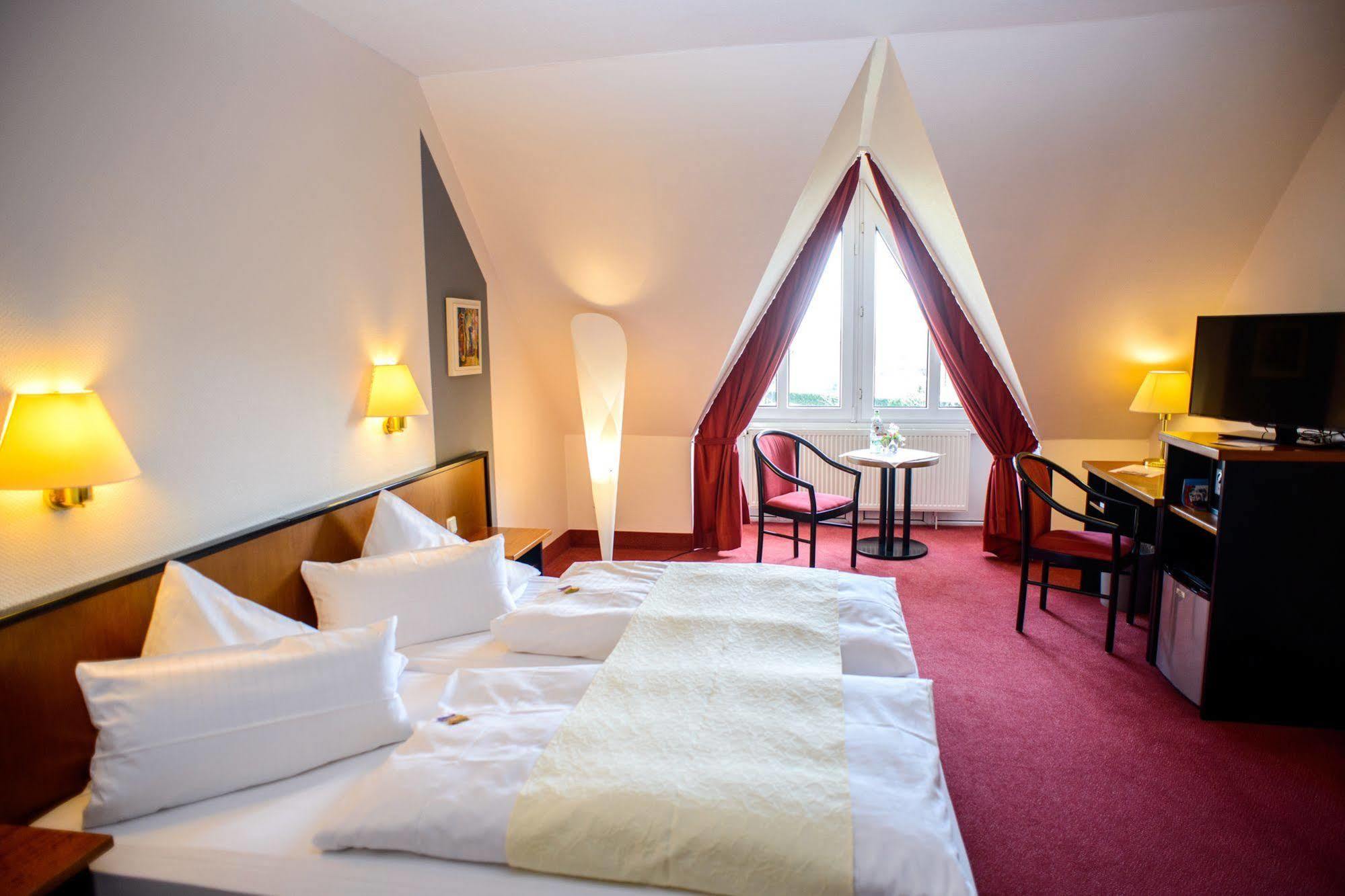 City Hotel Ашерслебен Екстериор снимка