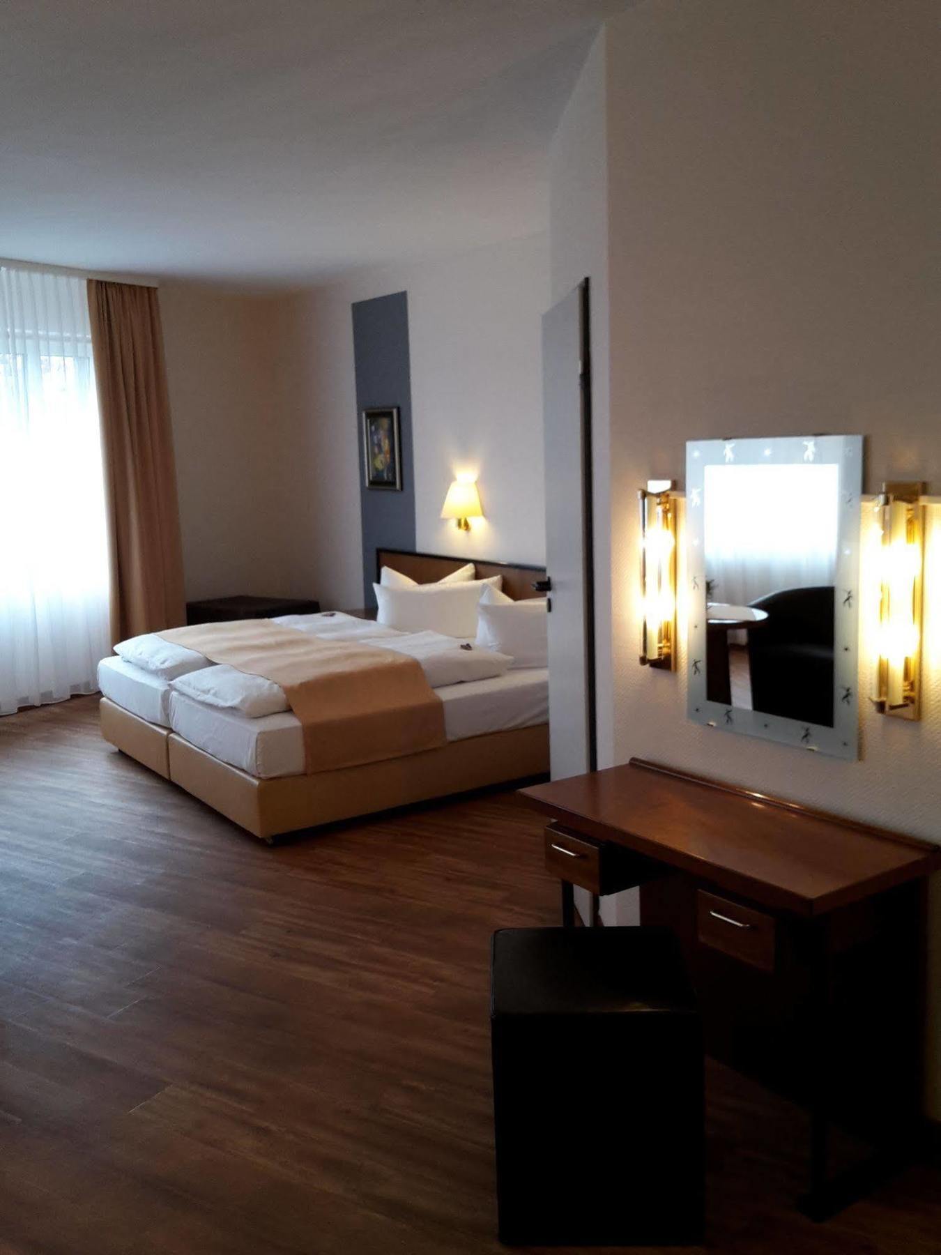 City Hotel Ашерслебен Екстериор снимка