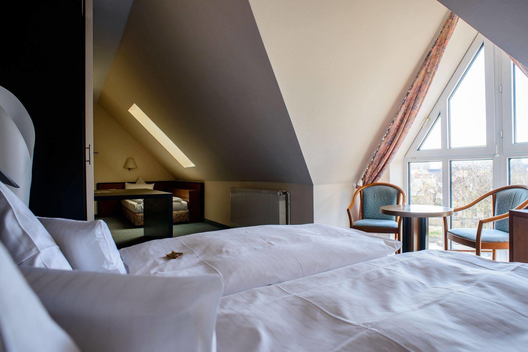 City Hotel Ашерслебен Екстериор снимка