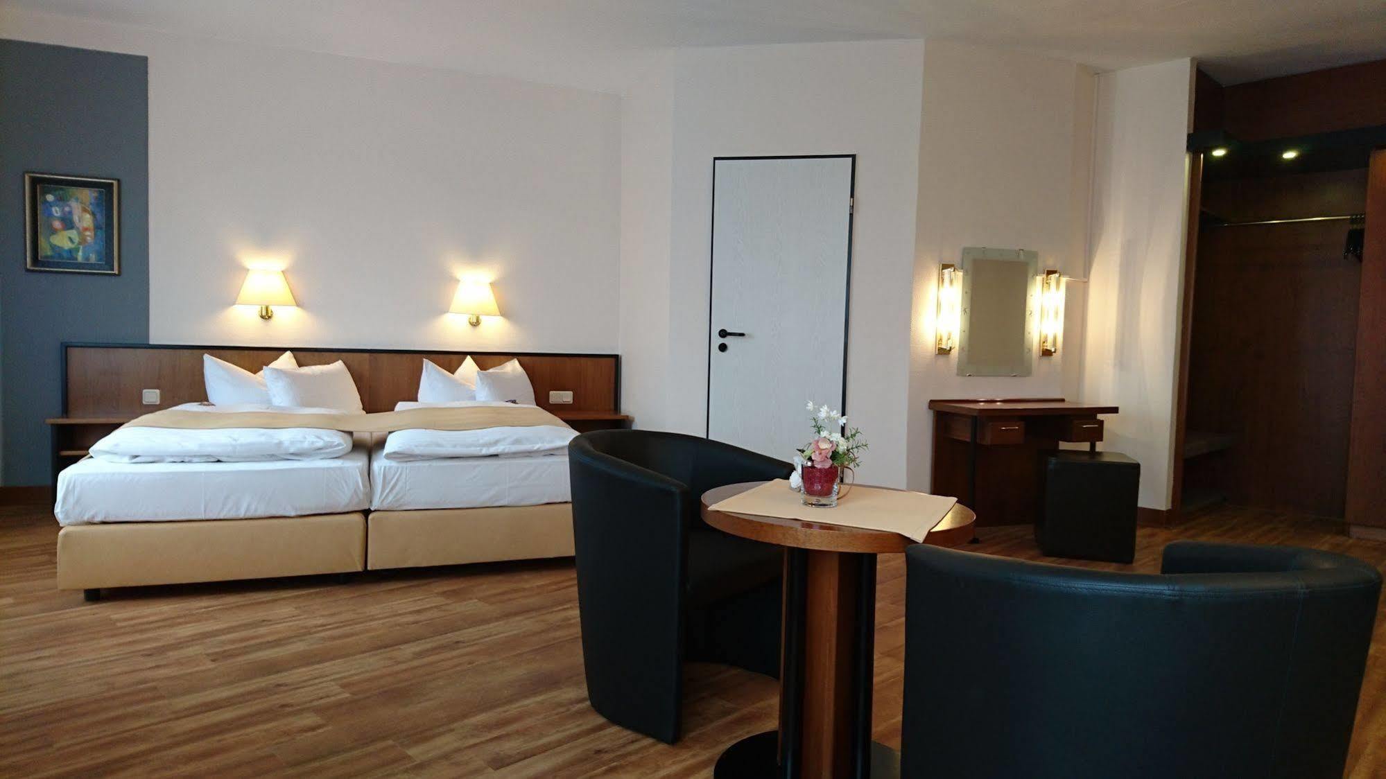 City Hotel Ашерслебен Екстериор снимка