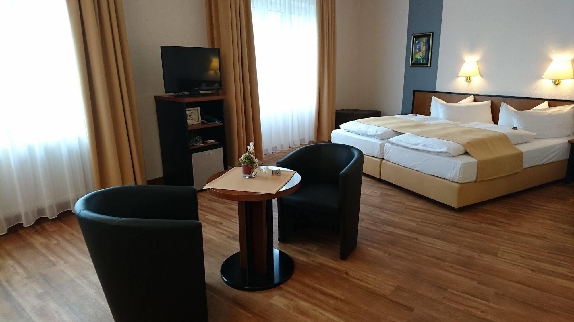 City Hotel Ашерслебен Екстериор снимка