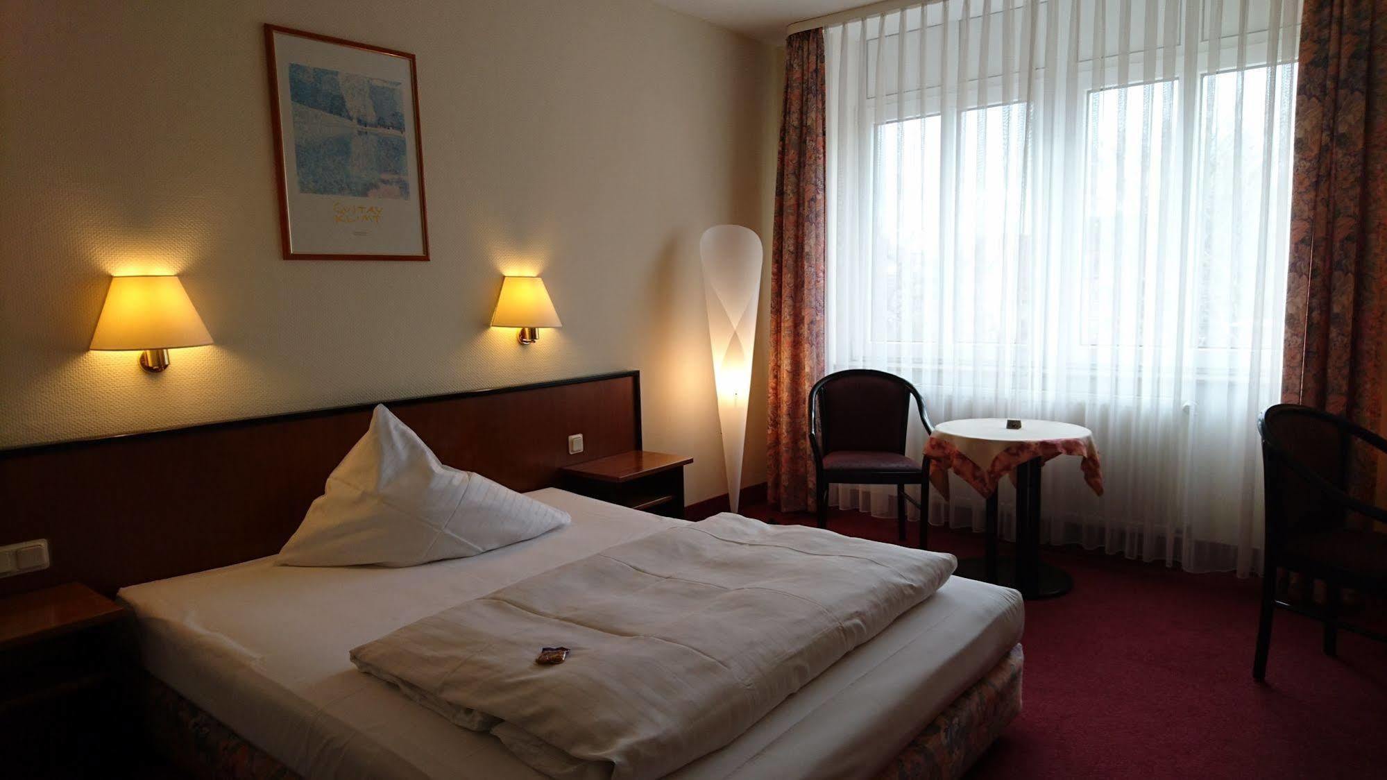 City Hotel Ашерслебен Екстериор снимка